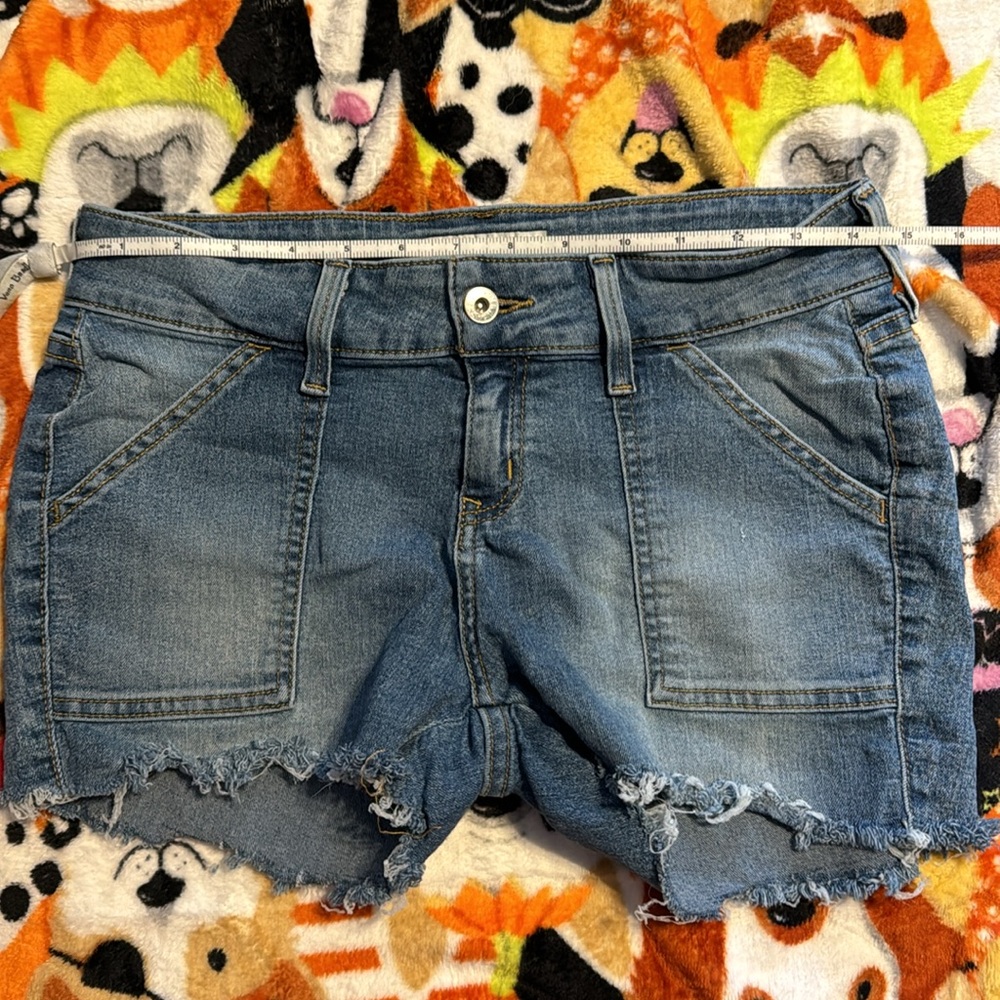 Guess Jean shorts sz 28 - Picture 4 of 6
